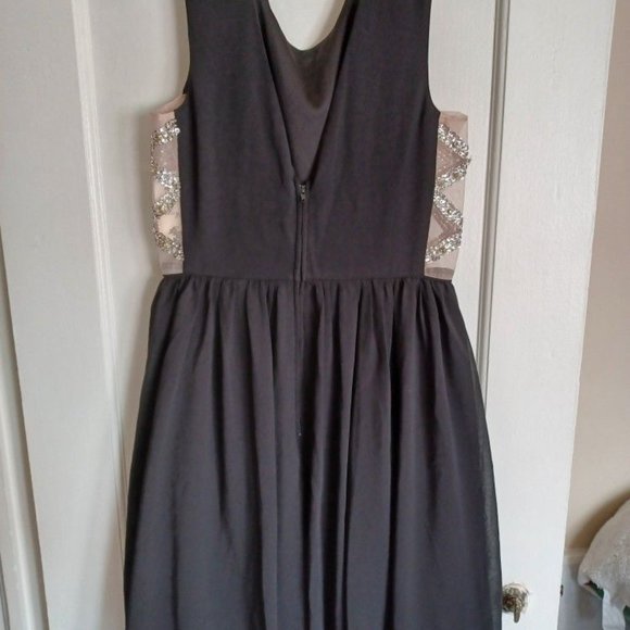 Way-In Dress - Picture 8 of 11